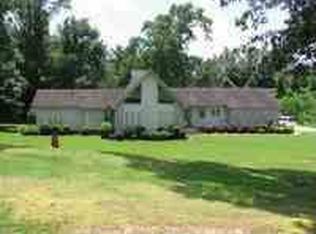 520 Meadow Brook Cir, Lexington, TN 38351