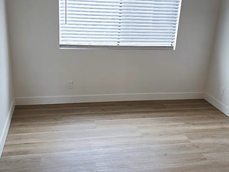 3910 E 11th St #2 — Photo 14
