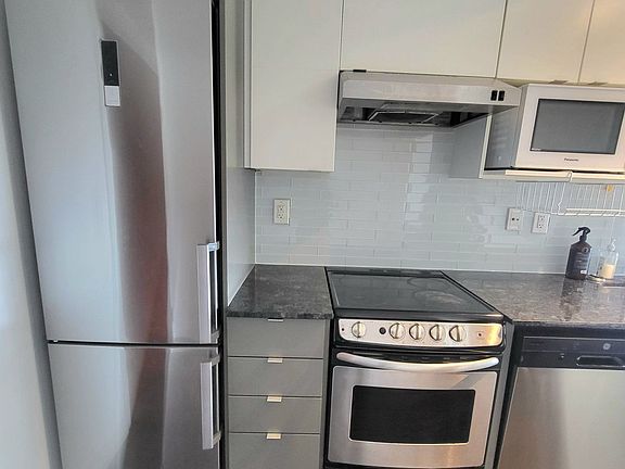 5th image of 160 Flemington Rd #1001