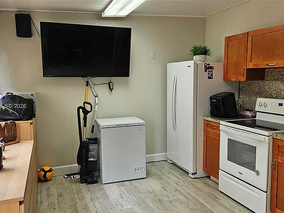 4th image of 17124 SW 143rd Pl