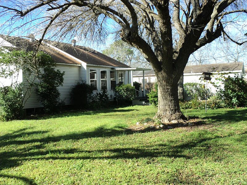 1st image of 211 Burton St