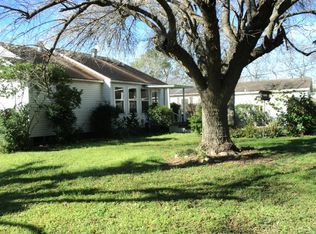 211 Burton St, Woodsboro, TX 78393