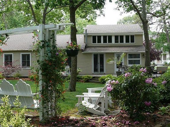 2nd image of 418 Radnor Ave