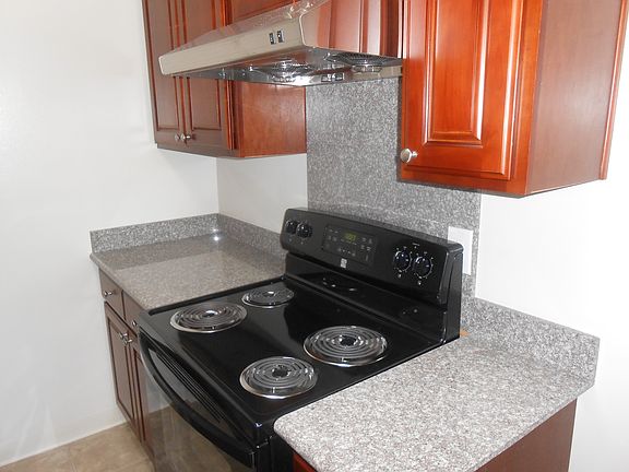 4th image of 3440 Redwood Ct