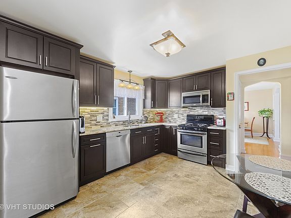 5th image of 3045 N 77th Ave