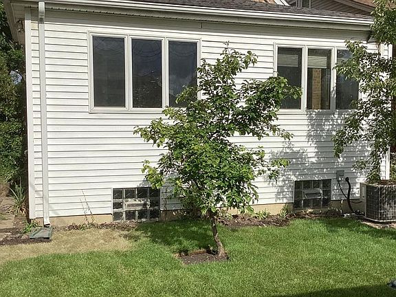 4th image of 4948 N Moody Ave