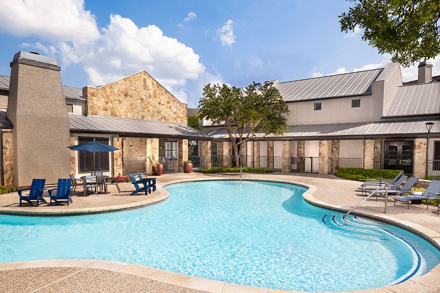 Resort-style swimming pool