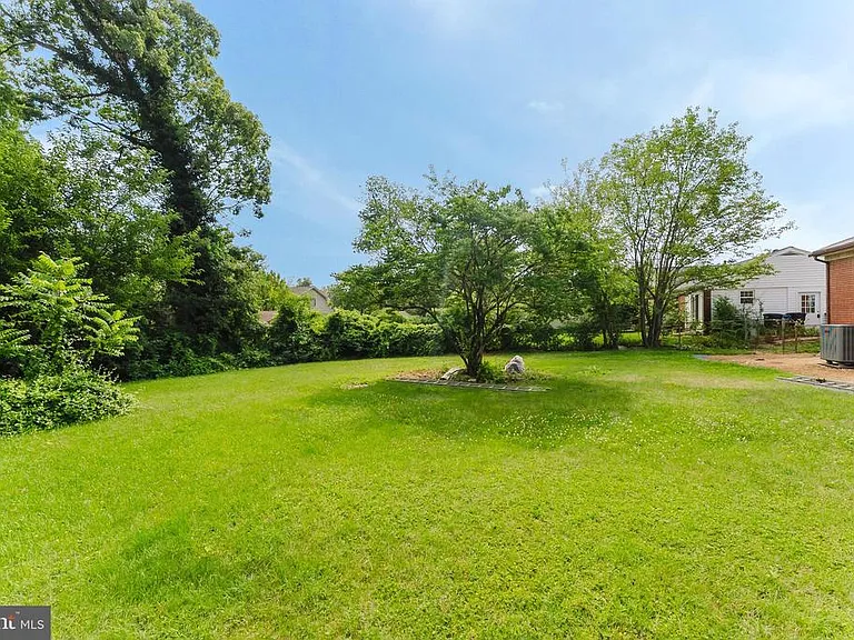 10914 Woodhaven Dr — Photo 24