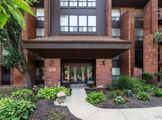 572 Coeur De Royale Dr APT 105, Saint Louis, MO