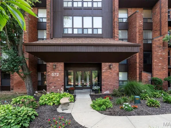 572 Coeur De Royale Dr APT 105, Saint Louis, MO 63141