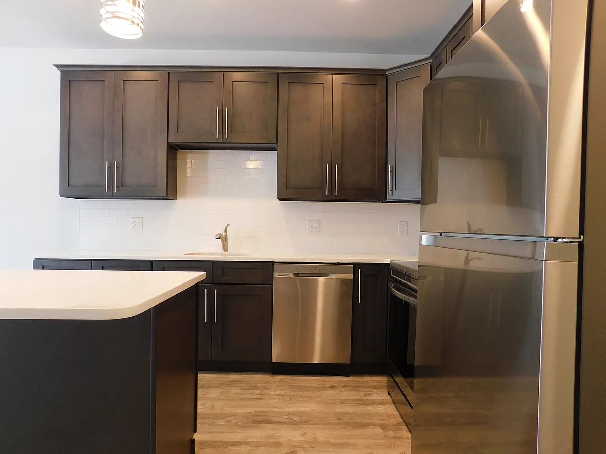 Building Photo - 2321 Linford St #202