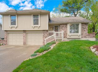 926 Bristol Way, Liberty, MO 64068