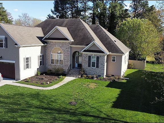 2nd image of 605 Marjorie Ln