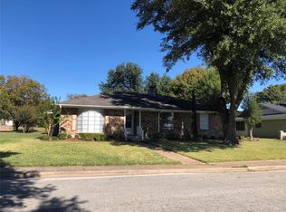 325 Lisa Ln, Desoto, TX 75115