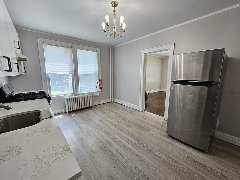 117 W Main St #2 — Photo 4