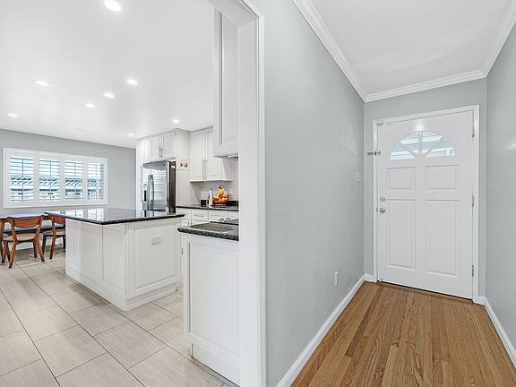 3rd image of 5059 Wayland Ave