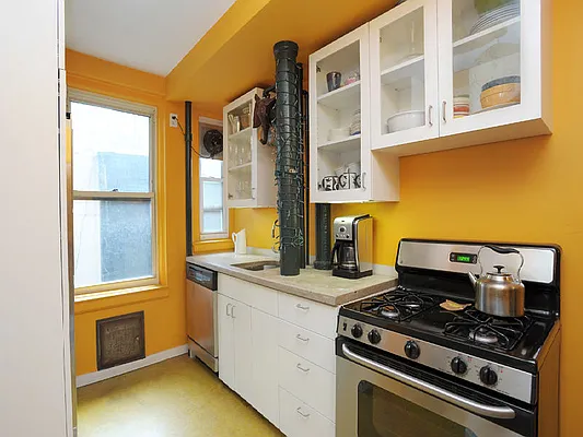 Sold by Sotheby's International Realty | media 8