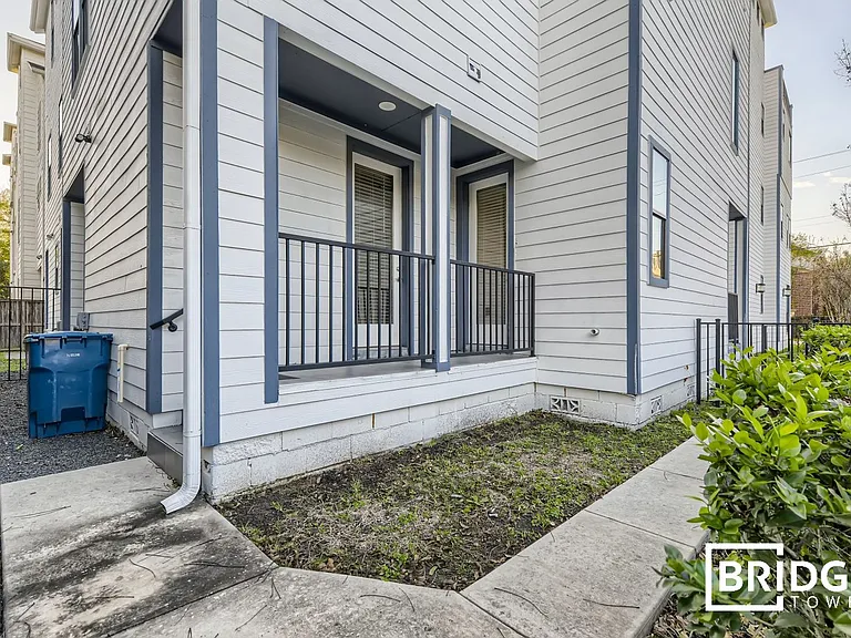 2208 Arabelle St — Photo 24