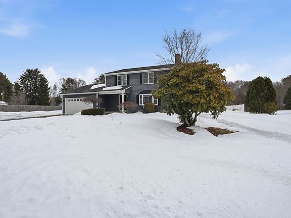 3rd image of 8 Agawam Ct