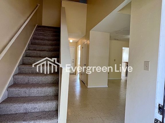 3rd image of 214 Barrow Ct