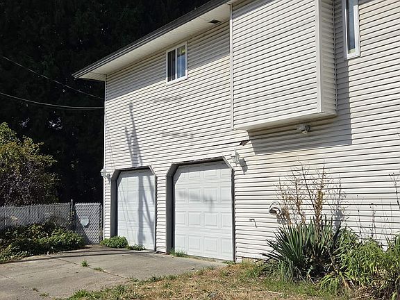 2nd image of 11805 240th St