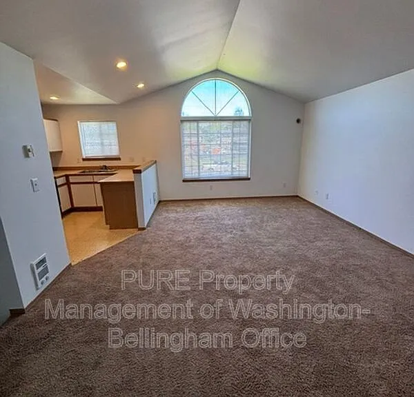 2427 Michigan St — Photo 1