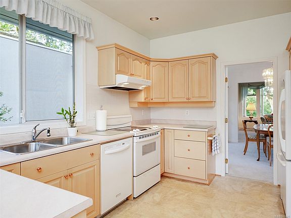 5th image of 1537 Eric Rd