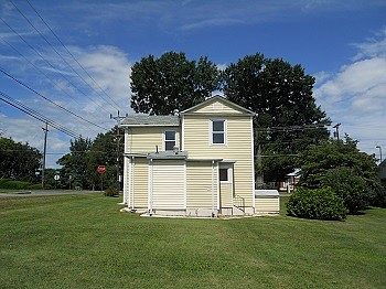 2nd image of 211 Smyth St
