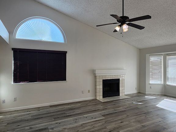 3rd image of 9328 Carvalho Ct