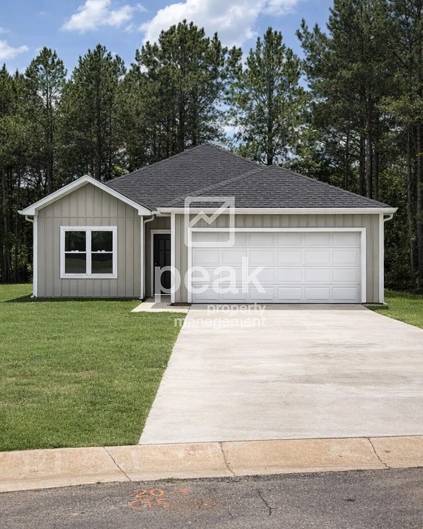 $1775! 3 bed 2 bath! Don't miss this new brand-new construction! Apply by 8/26 and get 1 month free! — Photo 3