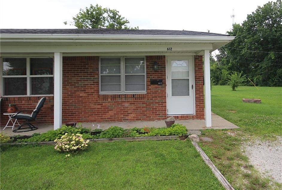 1st image of 612 Hanley St