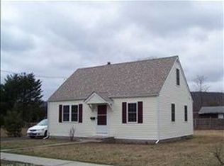 12 Woodridge Rd, Bristol, CT 06010