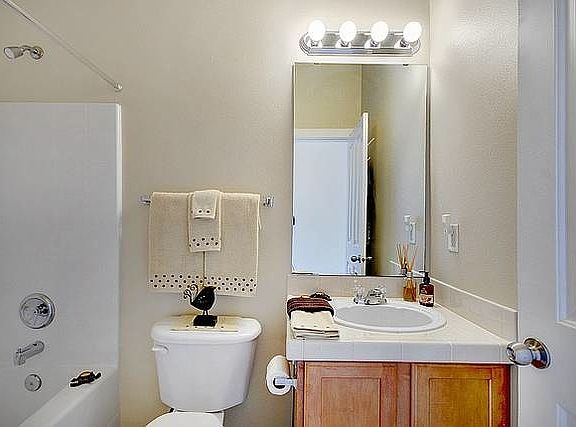 5th image of 1855 Trossachs Blvd SE Unit 2004