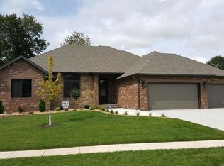 2353 W Darby St, Springfield, MO 65810