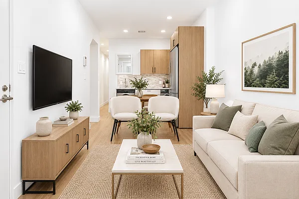 Living room, photo 1