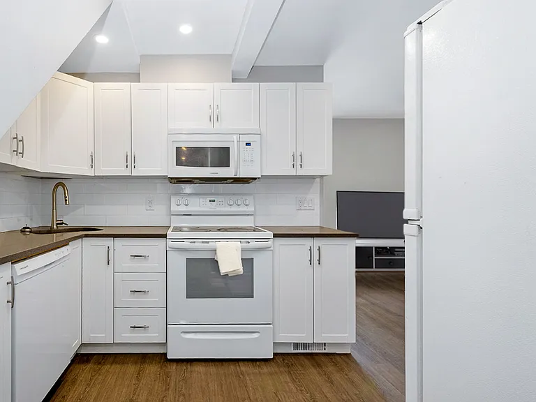 90 Marlborough Ave #2 — Photo 2