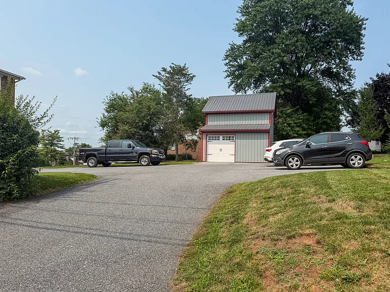 504 Fivepointville Rd #2 — Photo 27