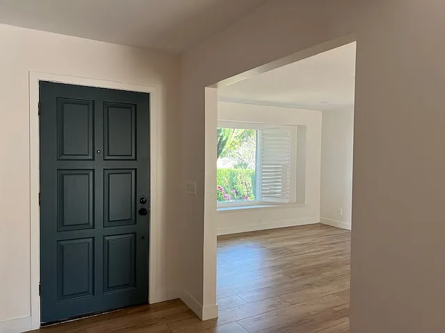 Grace Ave — Photo 3