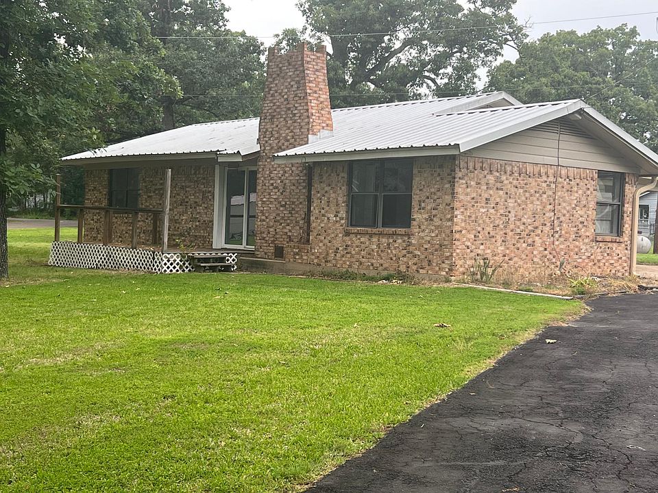 1st image of 21403 Carole St