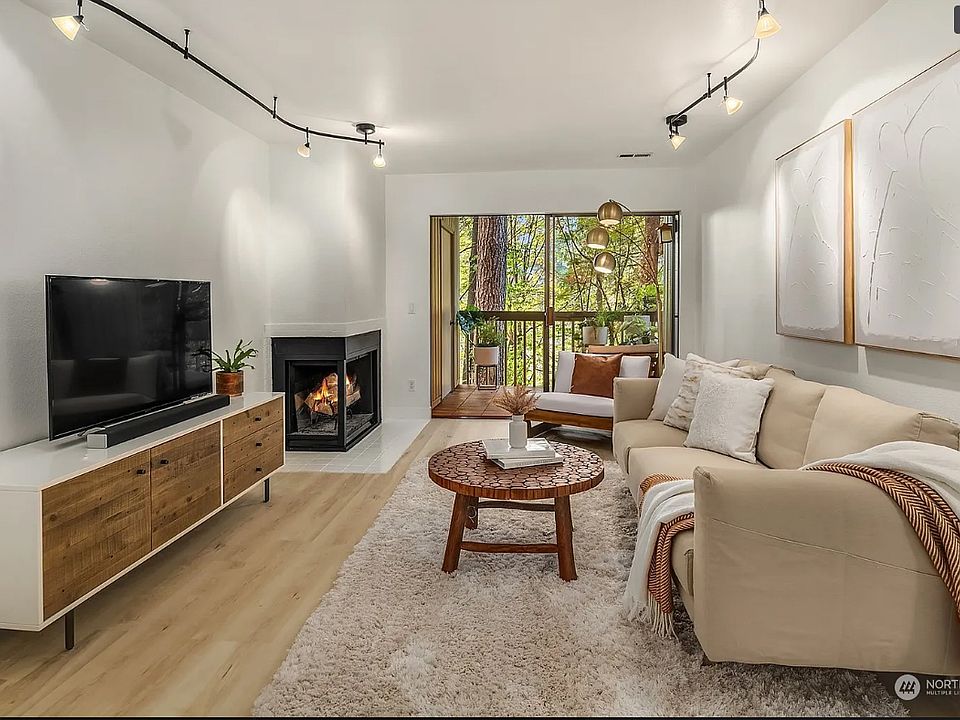 1st image of 10819 NE 37th Pl APT 108