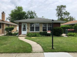 5044 Lee St, Skokie, IL 60077