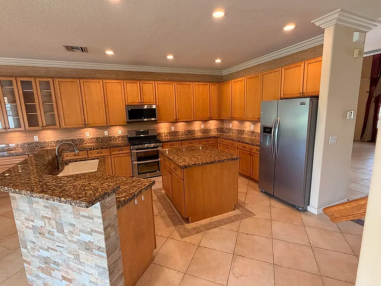108 Kensington Way — Photo 42
