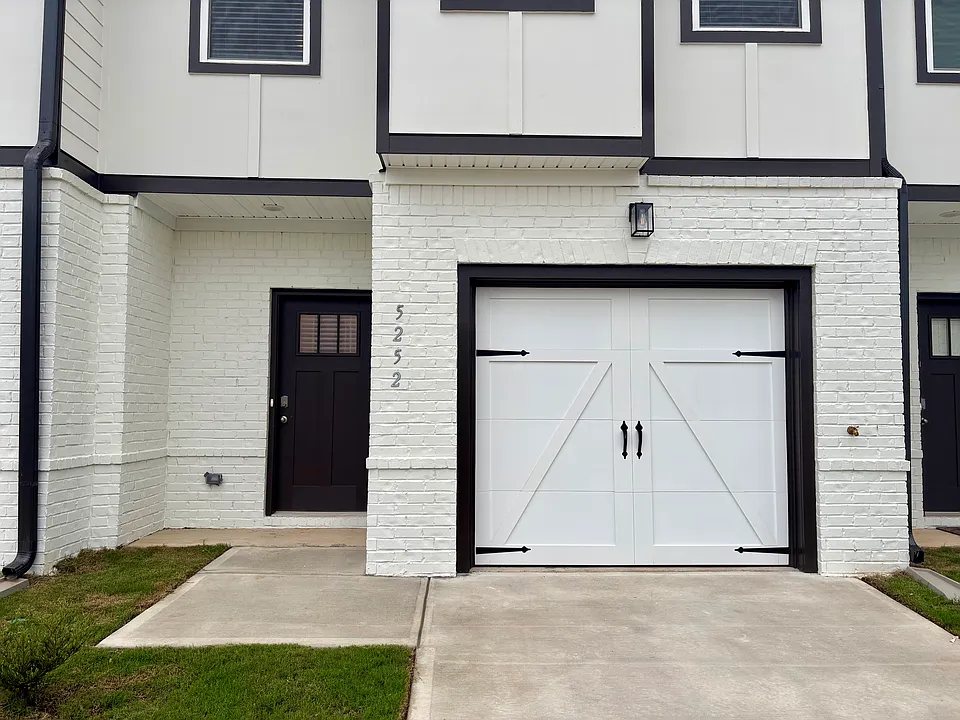 5252 Magnolia Grove Way