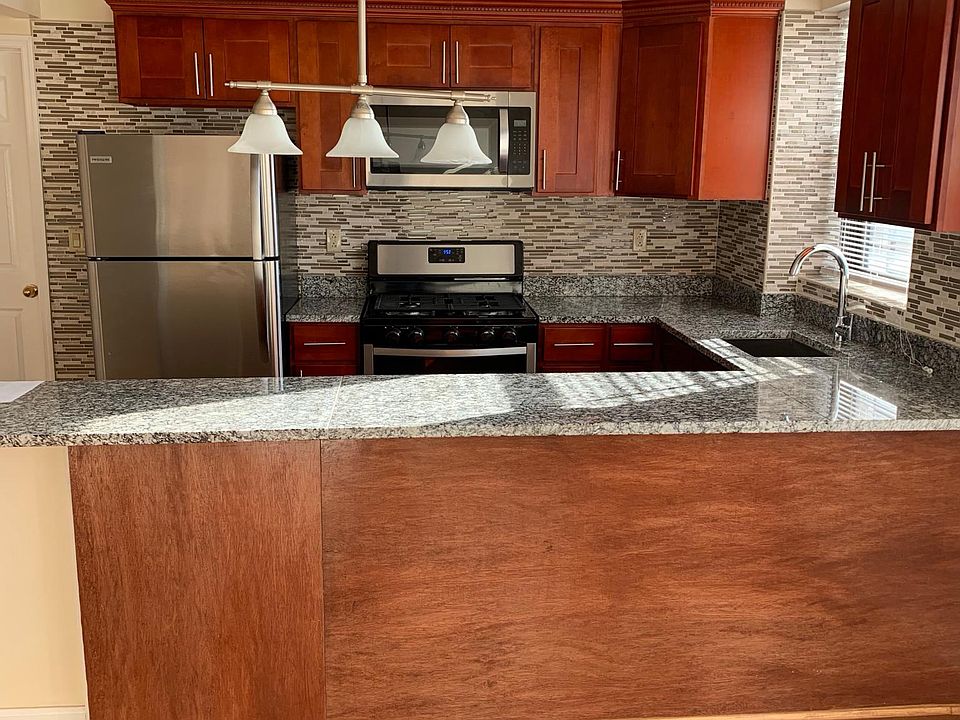2nd image of 34 Elk St APT 2G