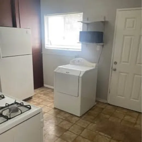 2 bed, 700 sqft, $950 — Photo 4