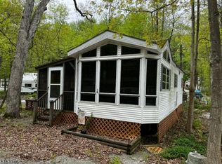 16 Maple Ave, Highland Lakes, NJ 07422