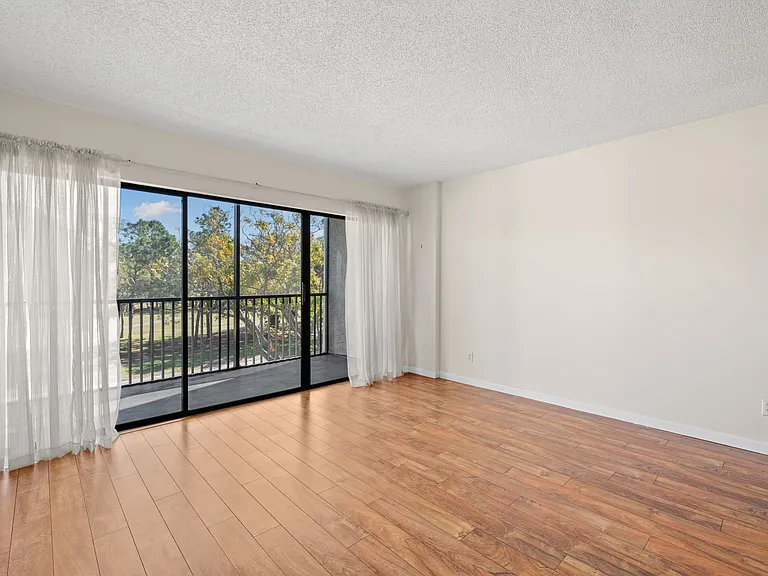 2700 Cove Cay Dr #3F — Photo 9