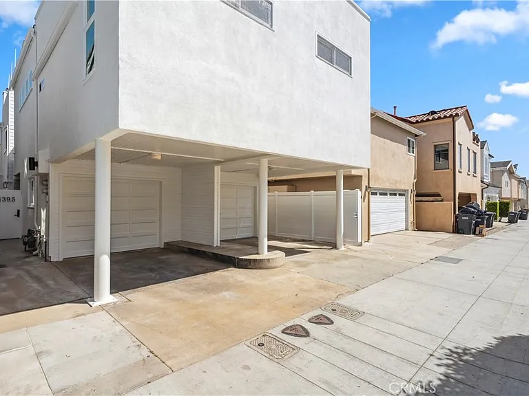 439 1/2 Carnation Ave — Photo 18