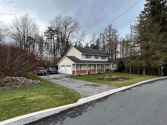 3rd image of 901 N Caroline St