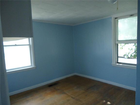 3rd image of 422 W #S